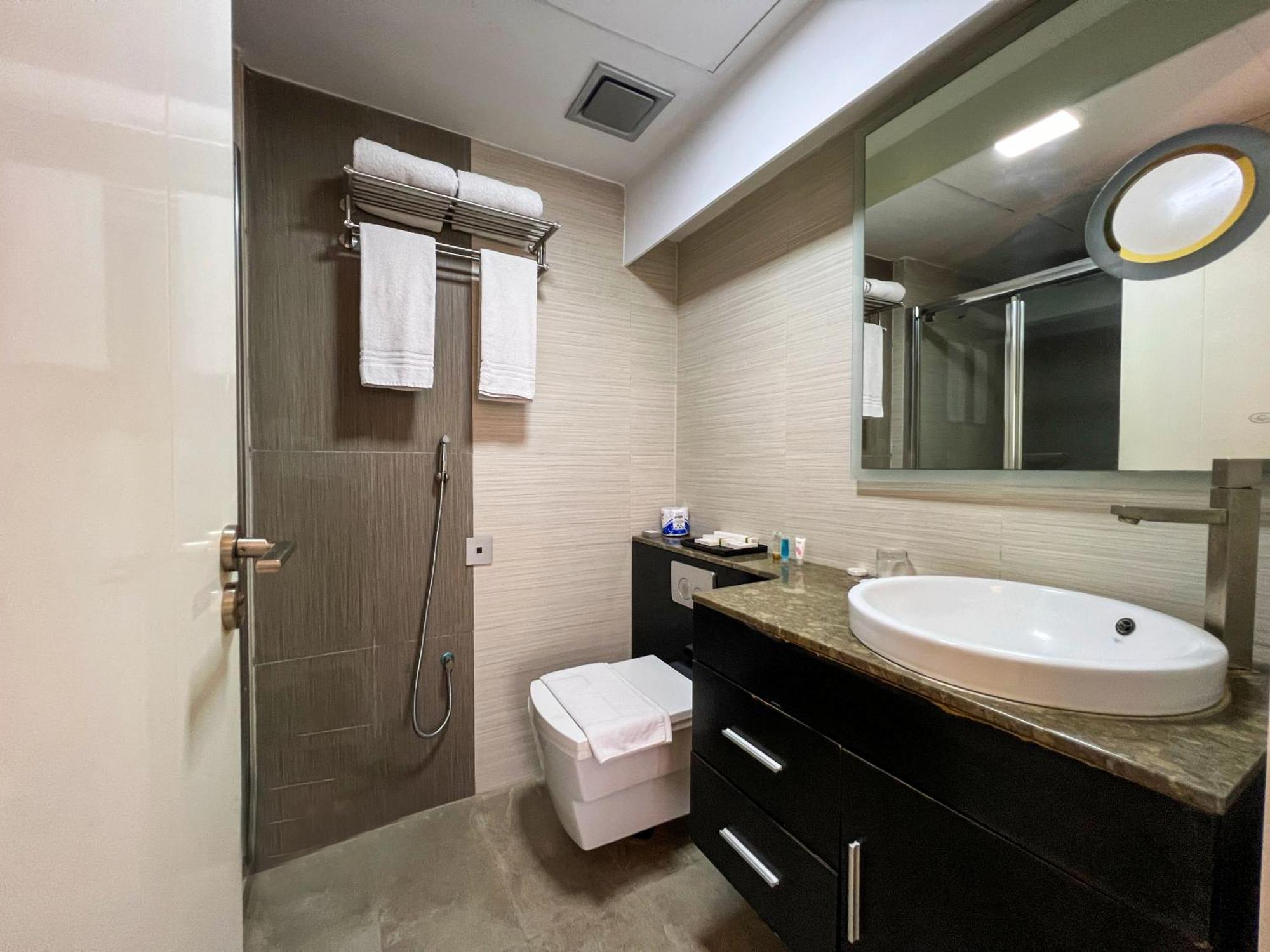 Coventina Lake Suites 达卡 外观 照片