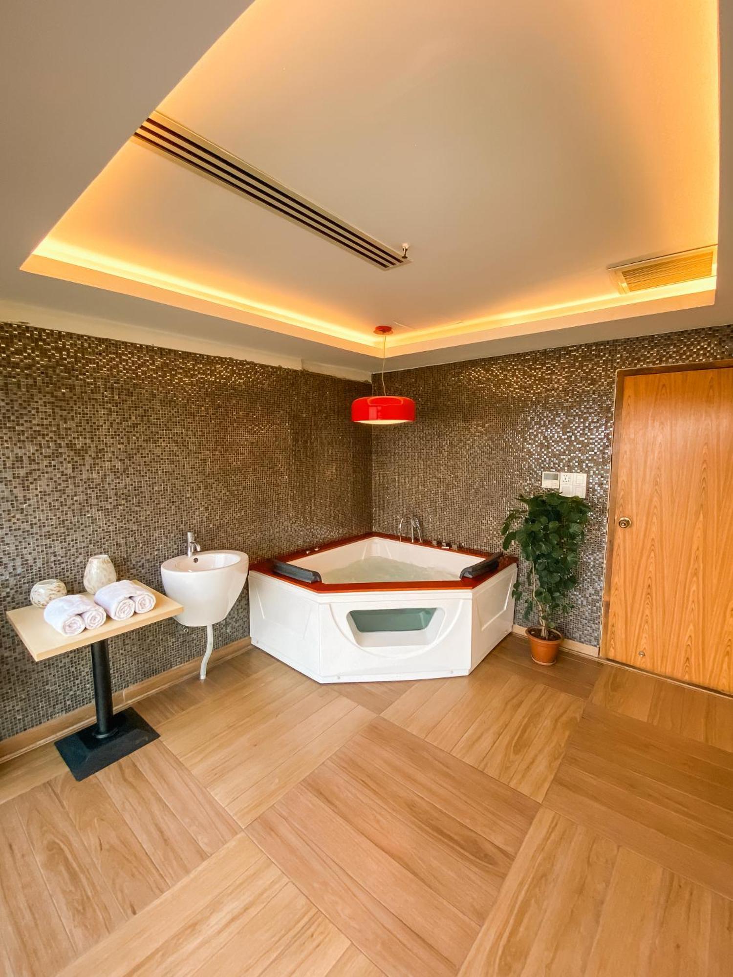 Coventina Lake Suites 达卡 外观 照片